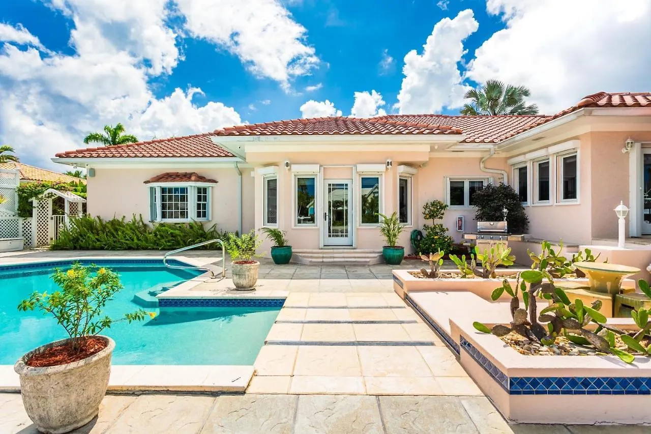 Maridadi By Cayman Villas contacts