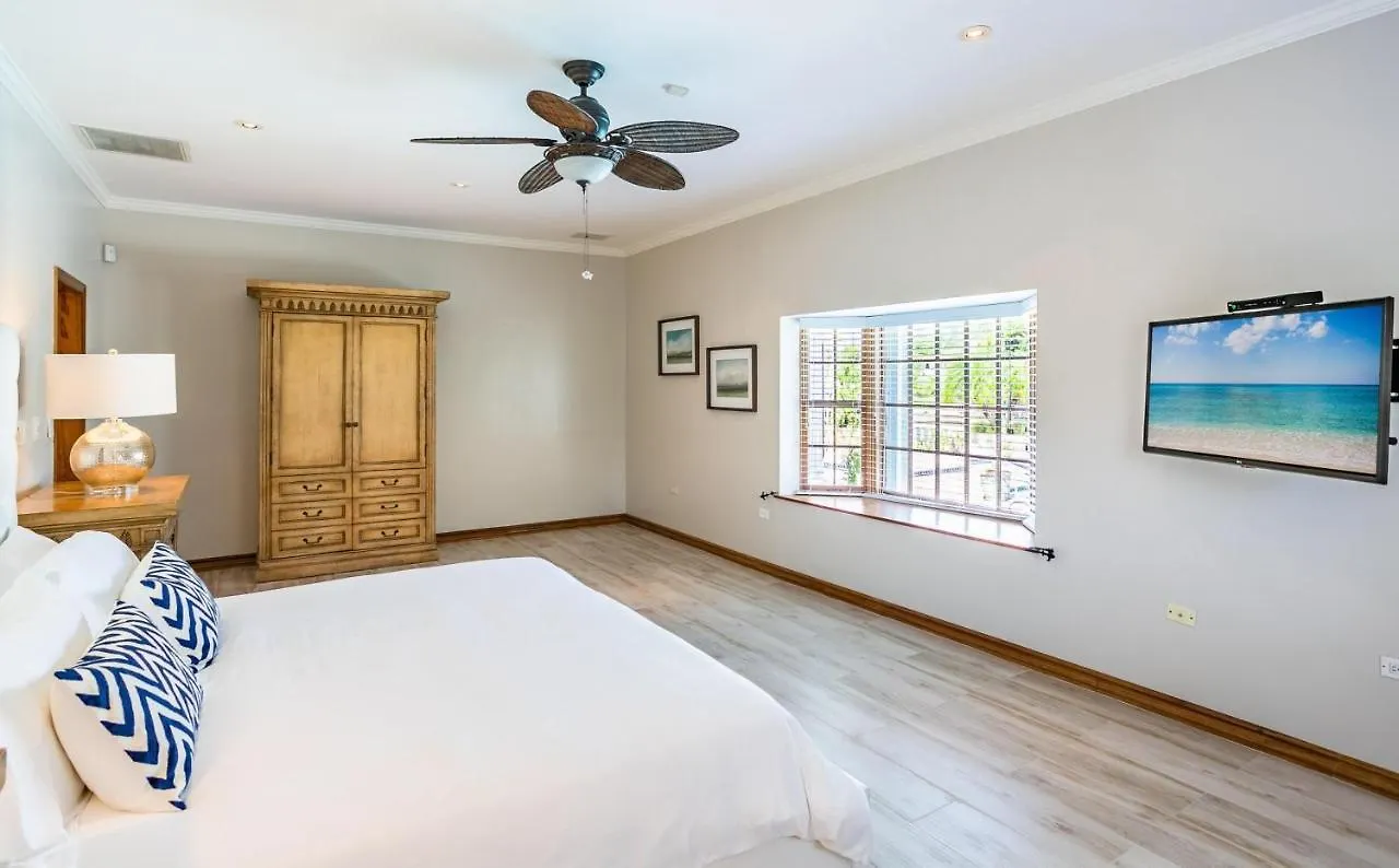 Maridadi By Cayman Villas George Town