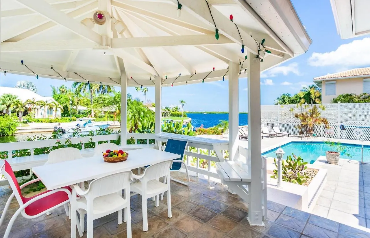 Maridadi By Cayman Villas George Town