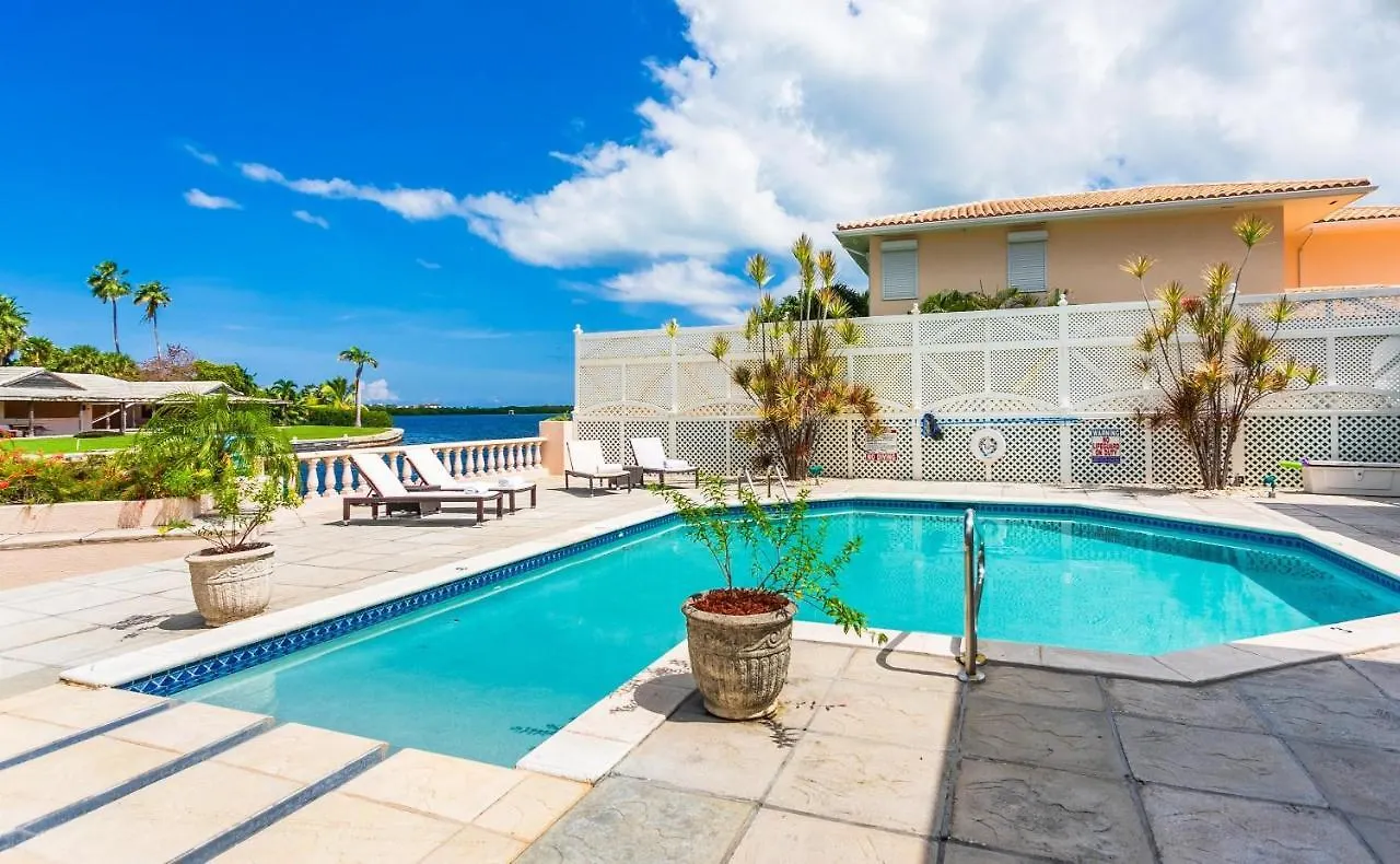 Maridadi By Cayman Villas George Town